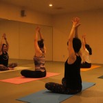 グループレッスンの様子 ヨガ グループレッスンの様子01