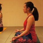 蓮のポーズ ヨガのポーズ 蓮のポーズ01 瞑想